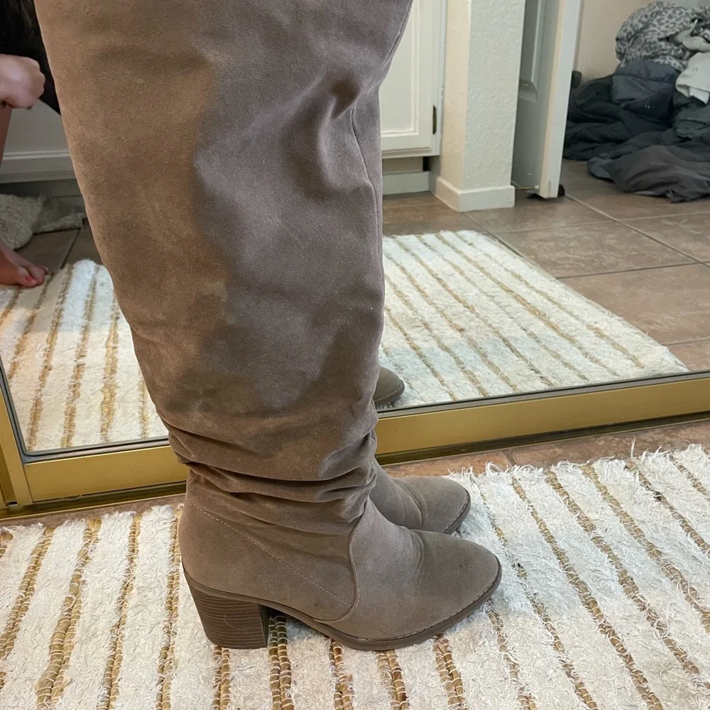 Universal Thread Slouch Boot - Picture 5 of 7